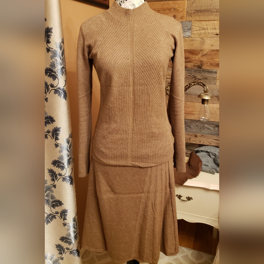 Delicate And Elegant Knit Suite